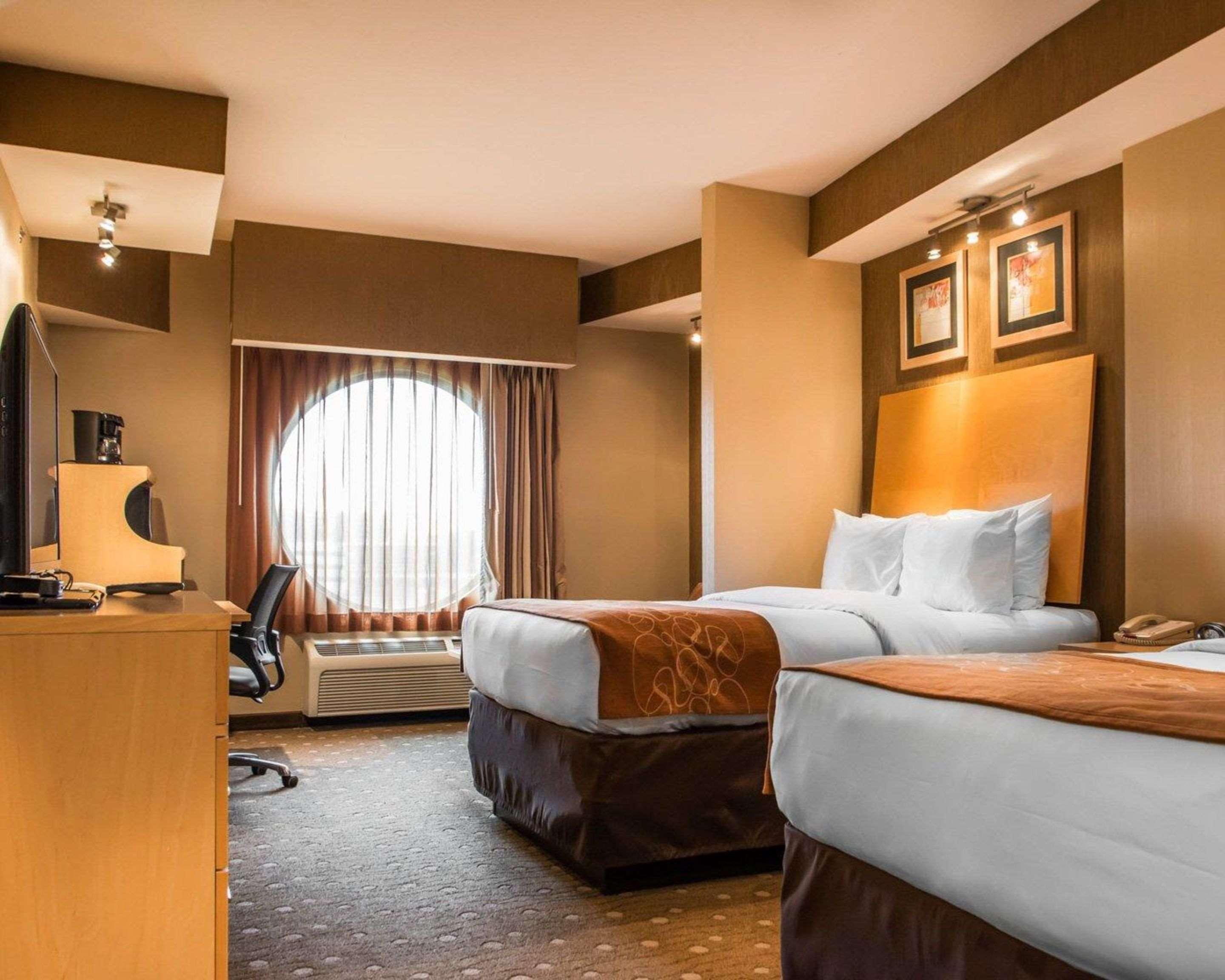 Comfort Suites Монровил Екстериор снимка