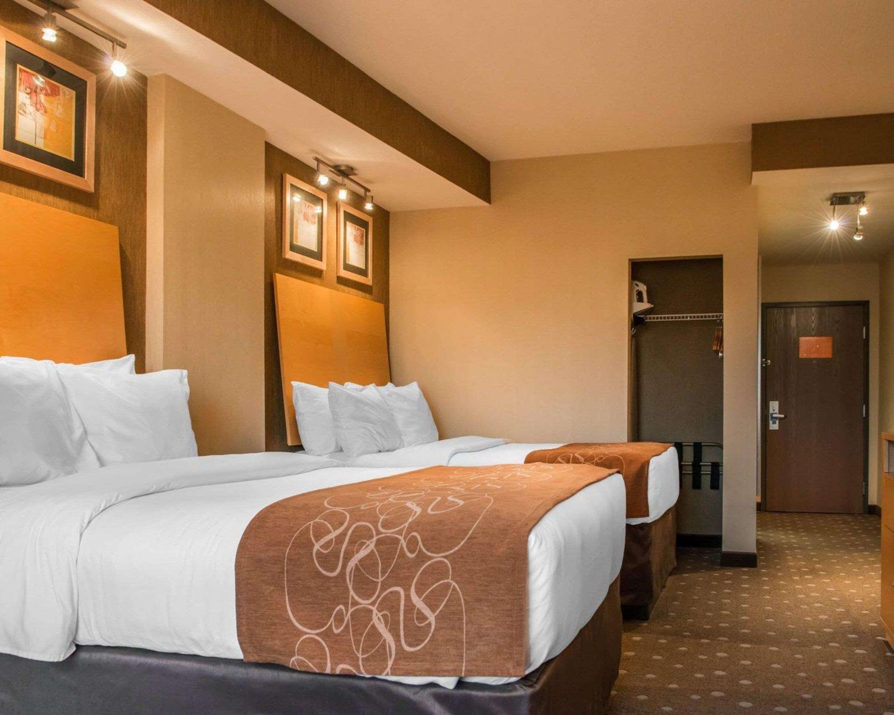 Comfort Suites Монровил Екстериор снимка