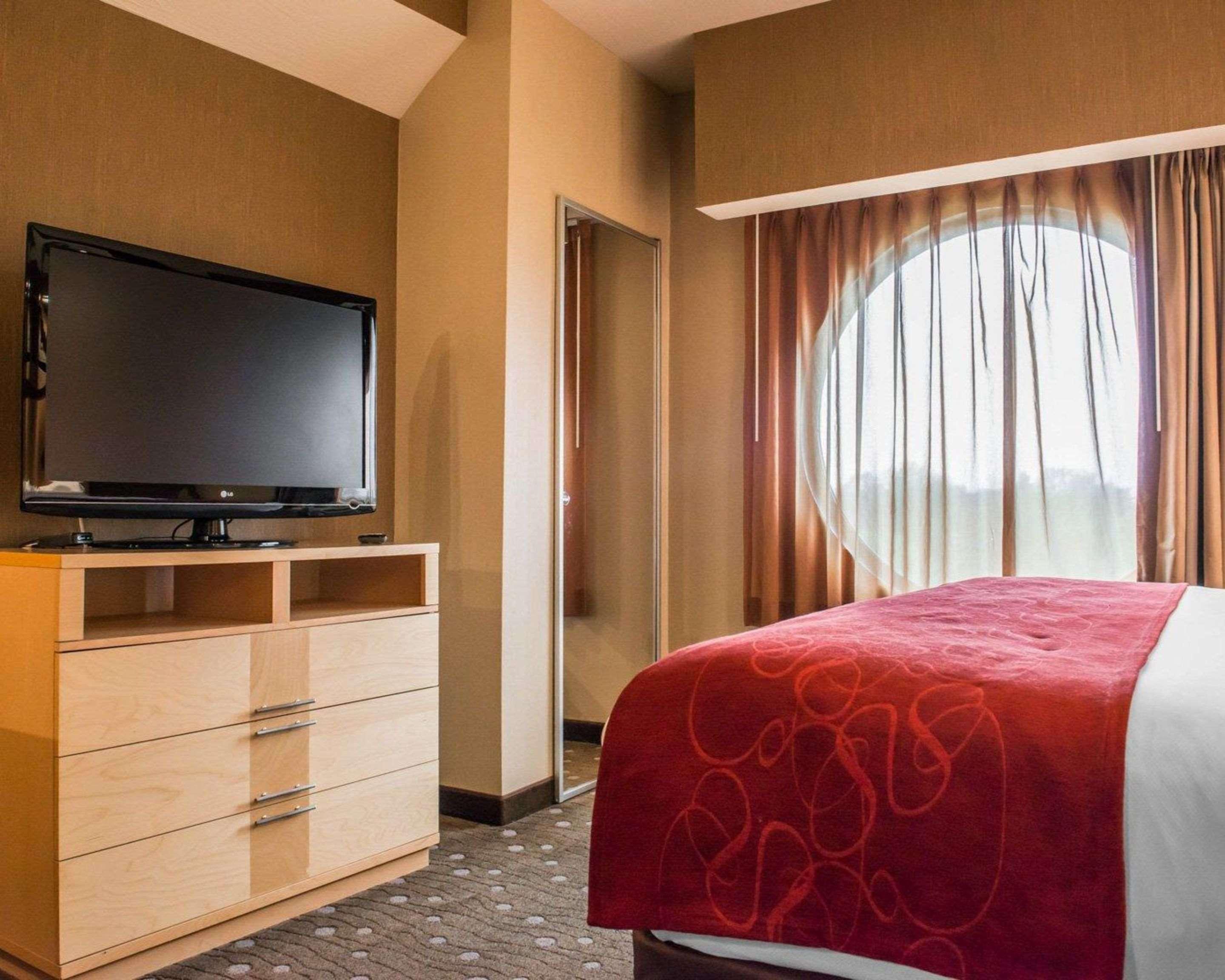 Comfort Suites Монровил Екстериор снимка