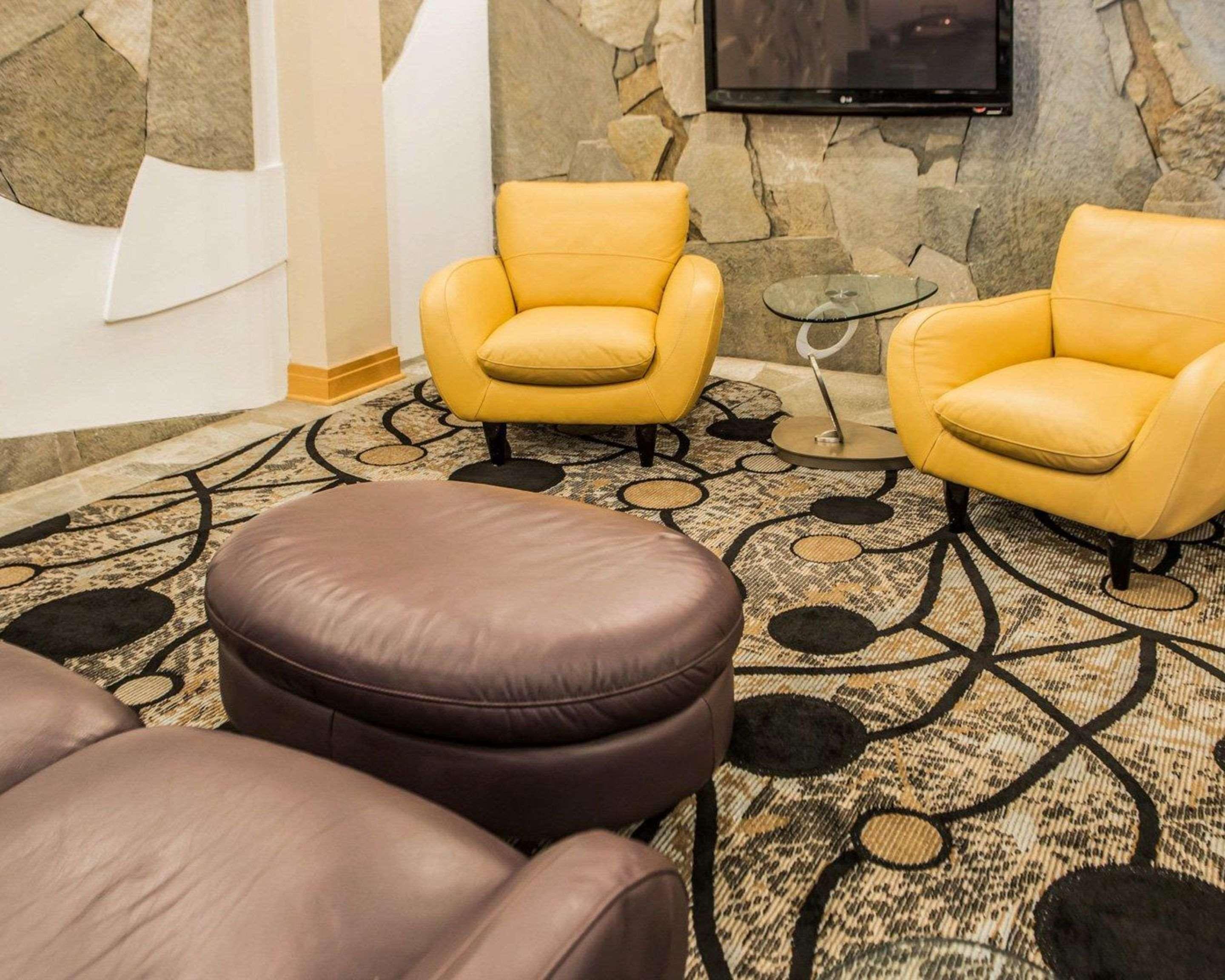 Comfort Suites Монровил Екстериор снимка