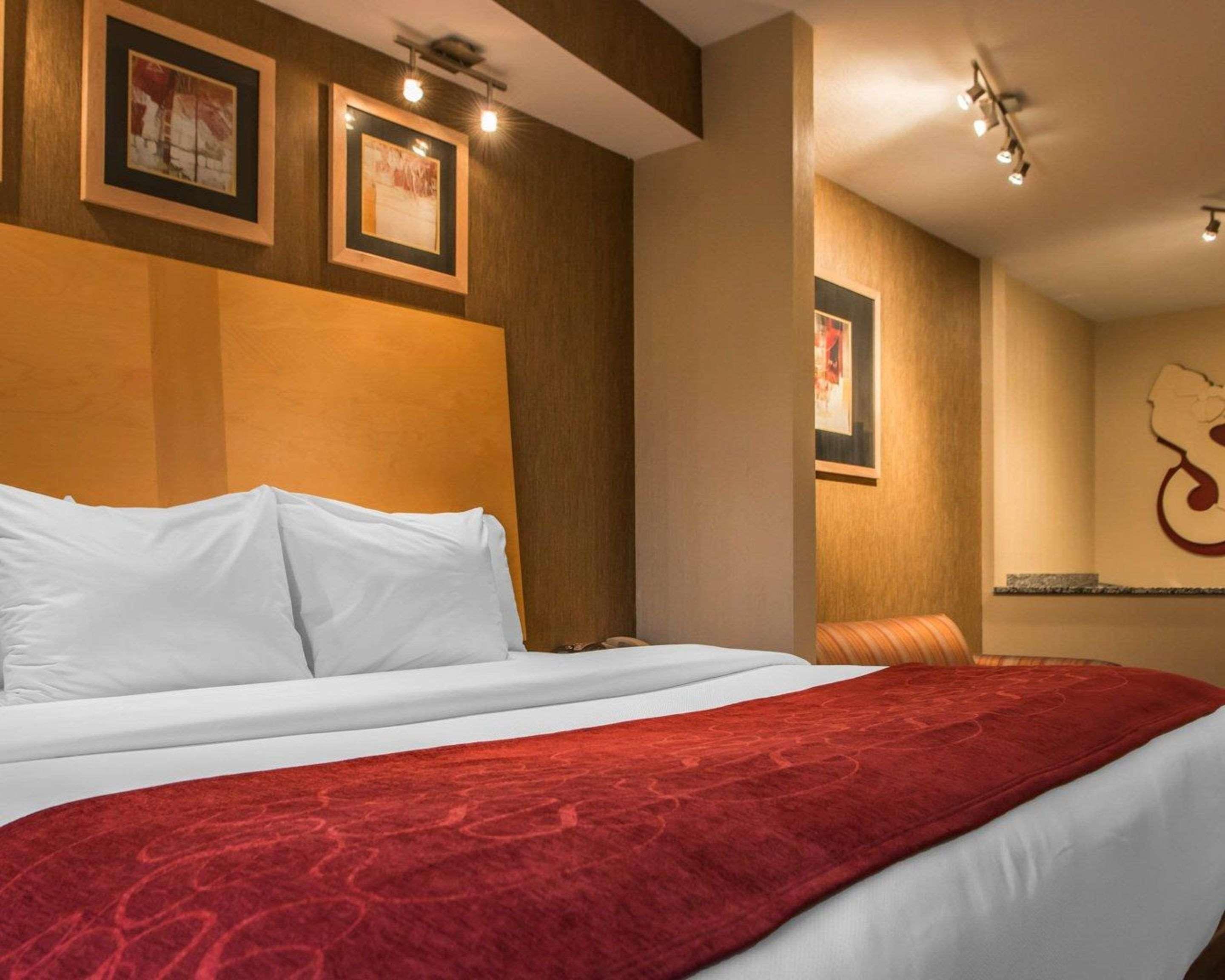 Comfort Suites Монровил Екстериор снимка