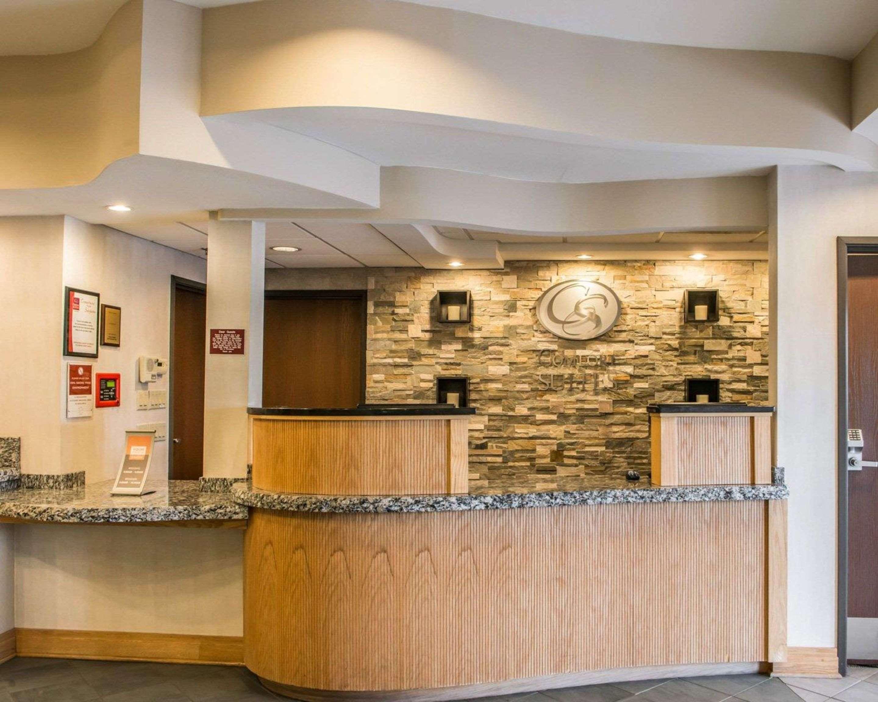 Comfort Suites Монровил Екстериор снимка