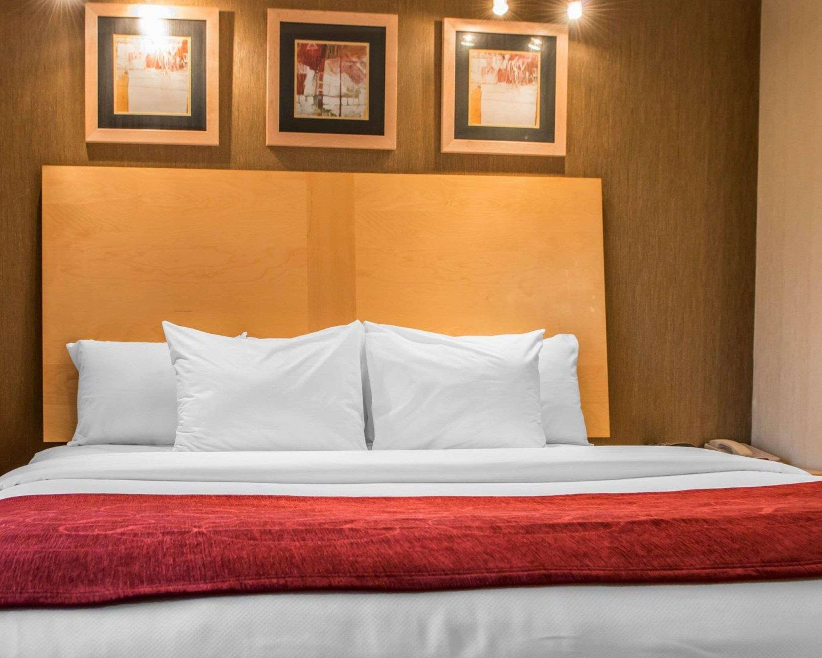 Comfort Suites Монровил Екстериор снимка