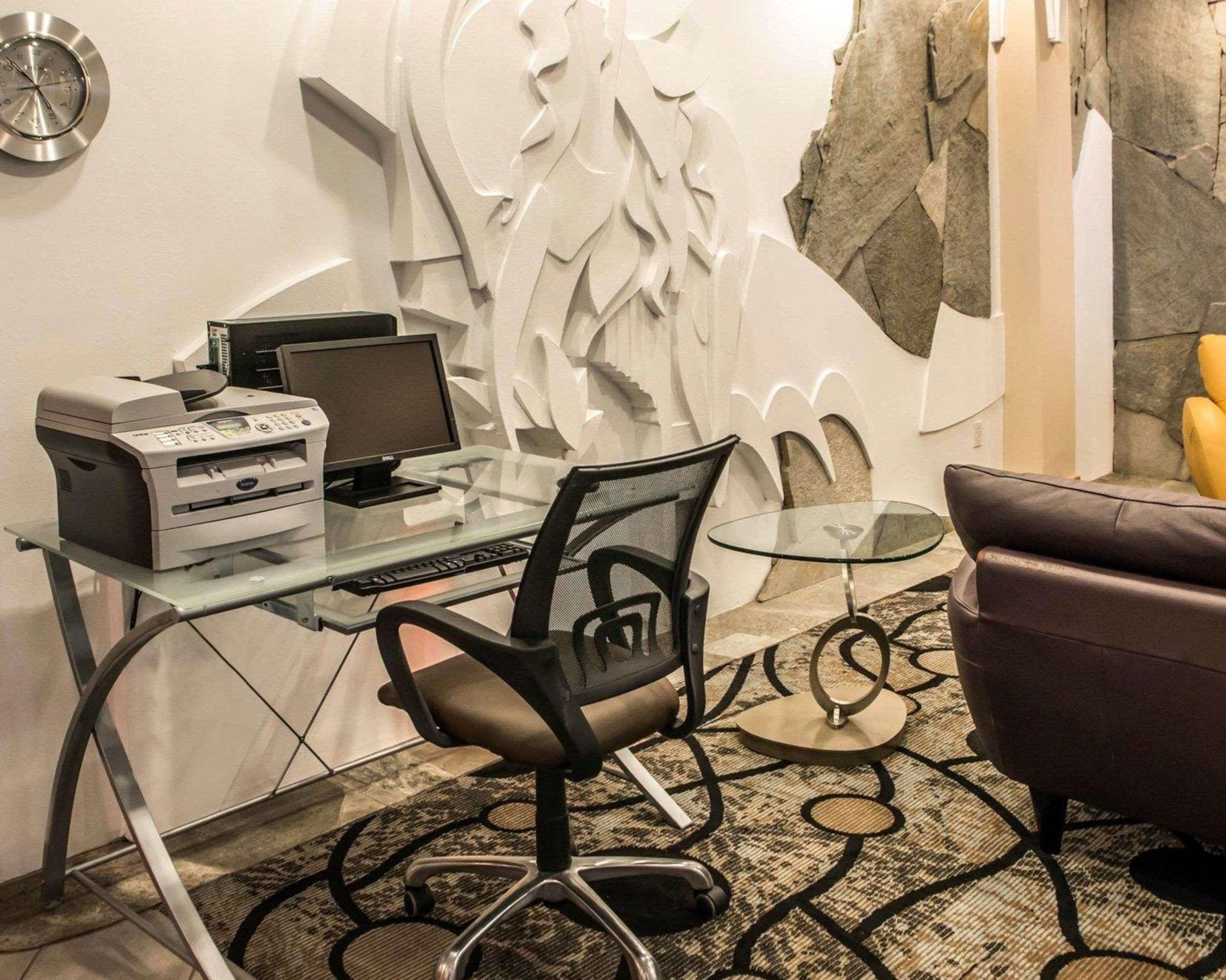 Comfort Suites Монровил Екстериор снимка
