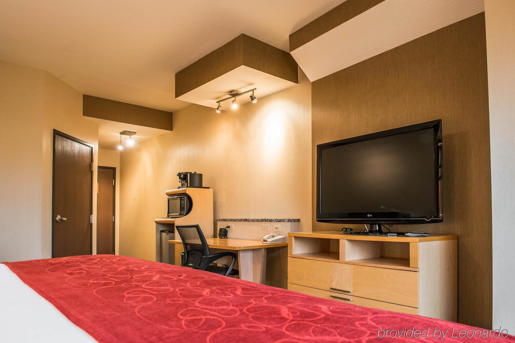 Comfort Suites Монровил Екстериор снимка